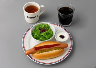 ホットドック＋サラダ＋オニオンスープ＋ヨーグルトorゆで卵＋下記のドリンク